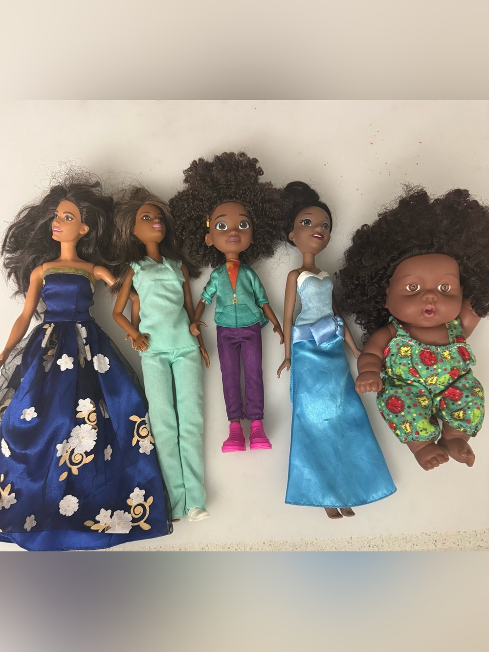 Lot of Assorted Girls' Fashion Dolls